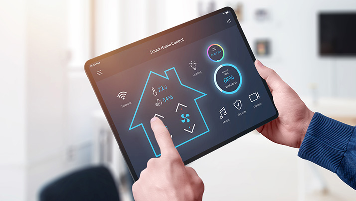 Banner zeigt Tablet mit schematischer Darstellung von Smart Home Funktionen